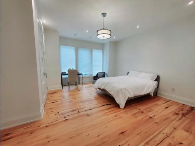 Executive Room In Toronto Next To Yorkdale Shopping Centre Kültér fotó
